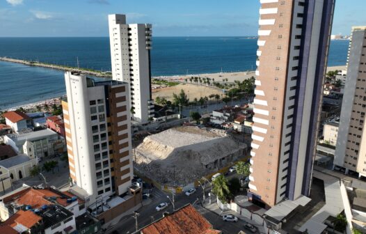 Edifício São Pedro tem obra de demolição concluída