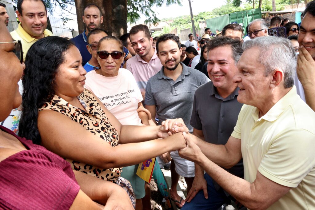 Sarto assina ordem de serviço de obras no bairro Parque Santa Maria