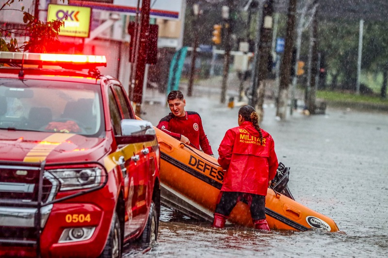 Rio Grande do Sul: áreas são evacuadas no interior e Porto Alegre volta a fechar comportas