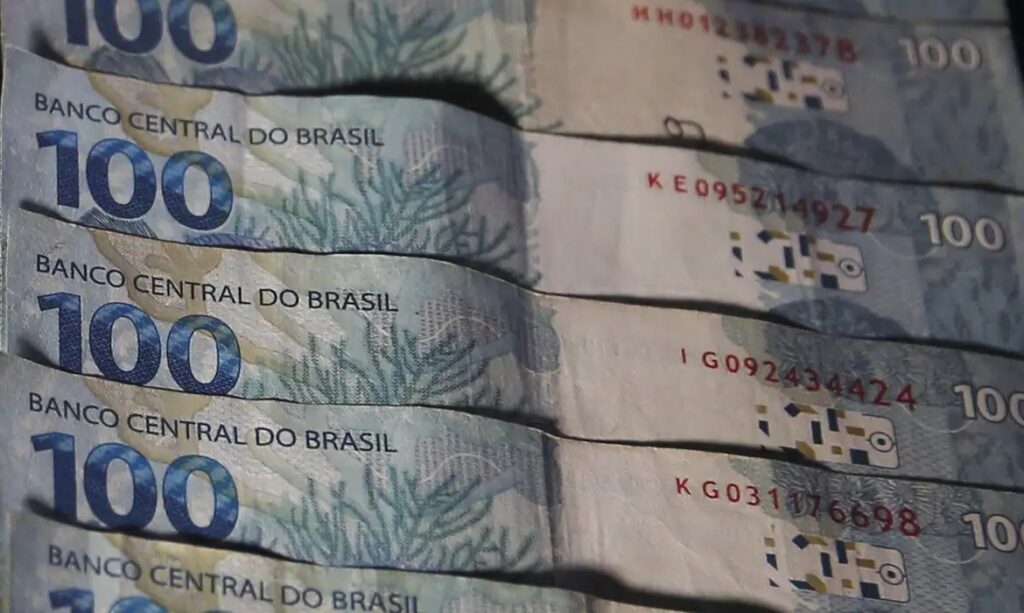 Mais de 260 mil brasileiros vão receber pagamento extra de R$ 35,9 milhões; saiba se você está na lista