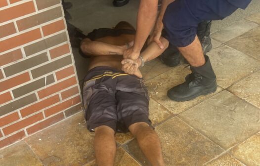 Homem tenta invadir escola em Fortaleza dizendo que estava sendo perseguido