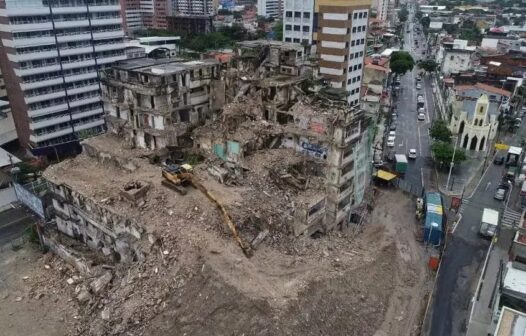 Trânsito na Av. Historiador Raimundo Girão é liberado para nova etapa da demolição do Edifício São Pedro