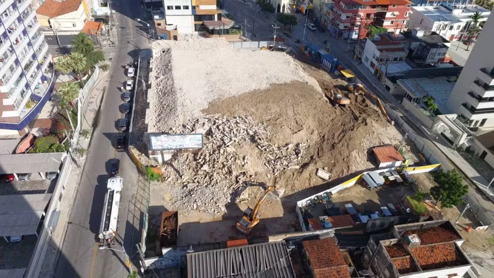 Demolição do Edifício São Pedro é concluída e tapumes são retirados