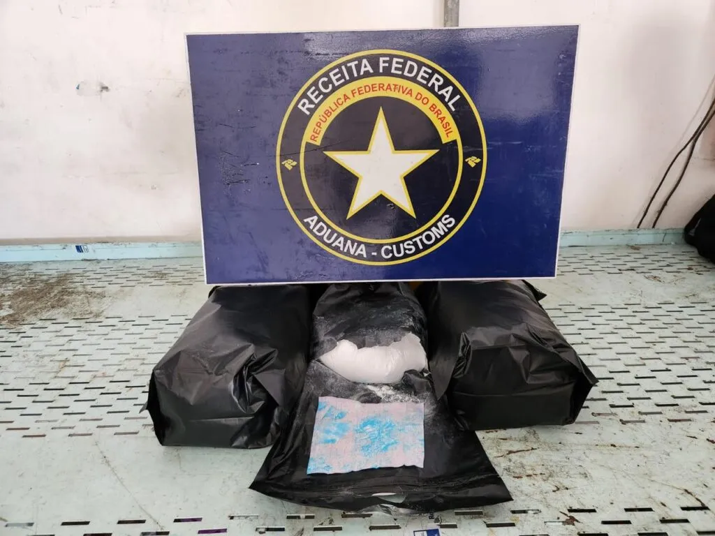 Receita Federal apreende 9 kg de cocaína encontradas em encomenda postal no Aeroporto de Fortaleza