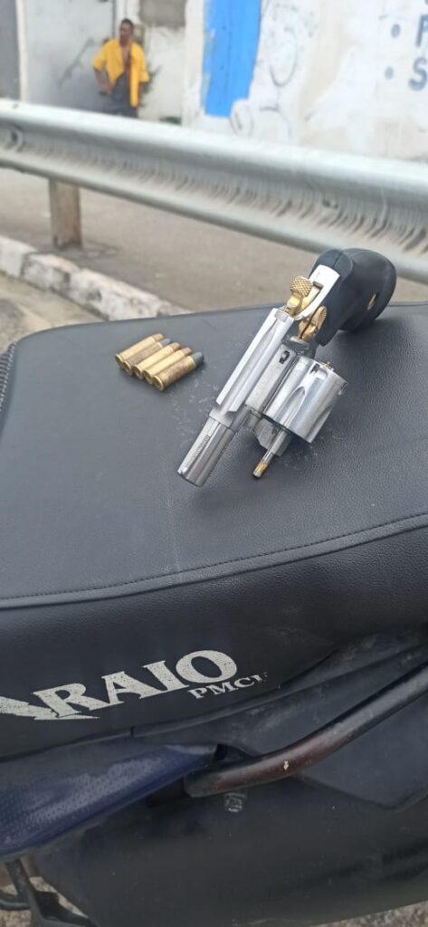 Homem é preso em Fortaleza com arma roubada da Polícia Civil de Pernambuco