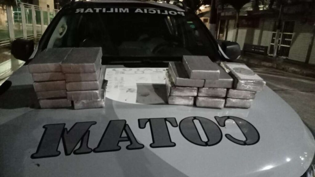 Dois homens e um adolescente são capturados em Fortaleza ao transportar 20kg de cocaína