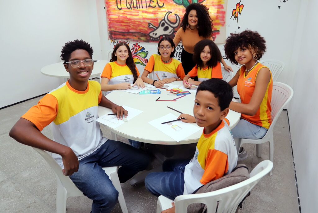 Fortaleza tem quase 100% dos estudantes com registro de declaração étnico-racial