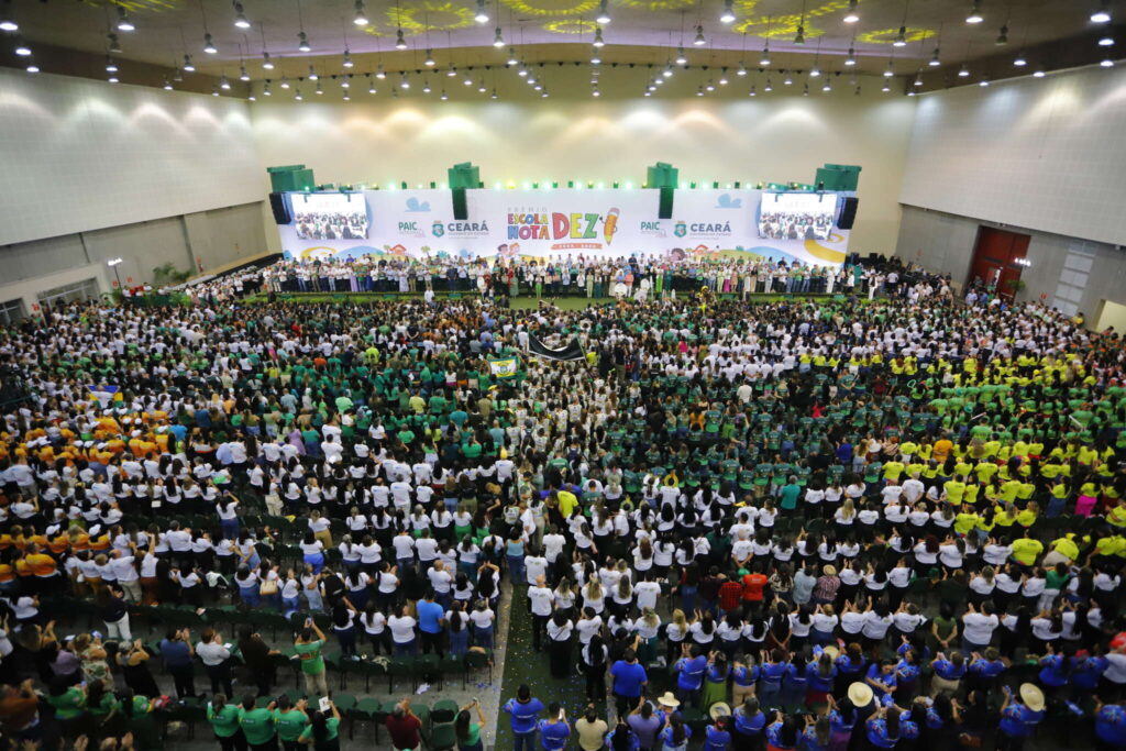 574 escolas públicas do Ceará recebem prêmio Escola Nota Dez pelos resultados do Spaece 2022/2023