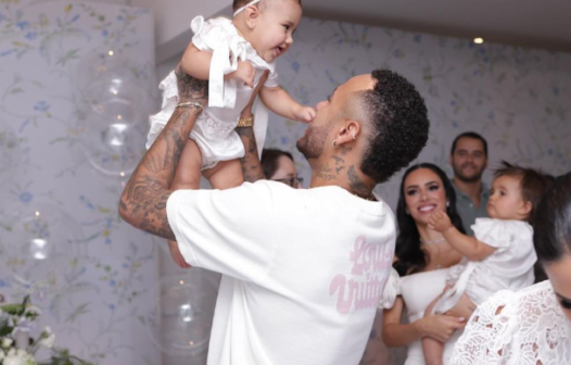 Neymar compartilha álbum de fotos do batizado da filha caçula, Mavie