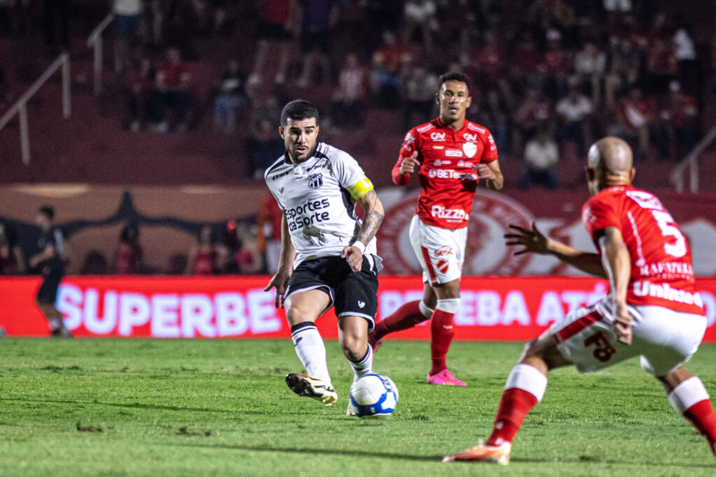 Ceará leva gol aos 51′ do segundo tempo, perde para o Vila Nova e deixa o G-4