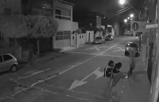 Mulher invade casa e furta aparelhos eletrônicos no bairro Mucuripe, em Fortaleza