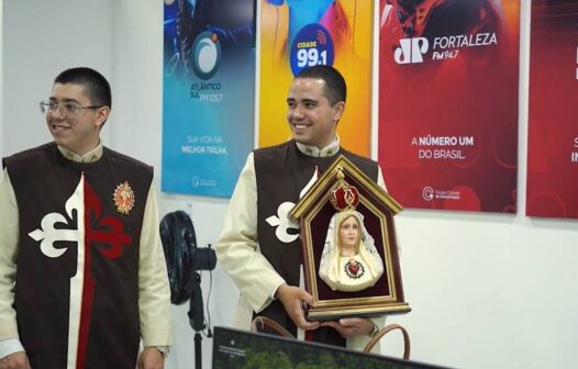 Grupo Cidade recebe visita dos Arautos do Evangelho com a imagem da Virgem de Fátima