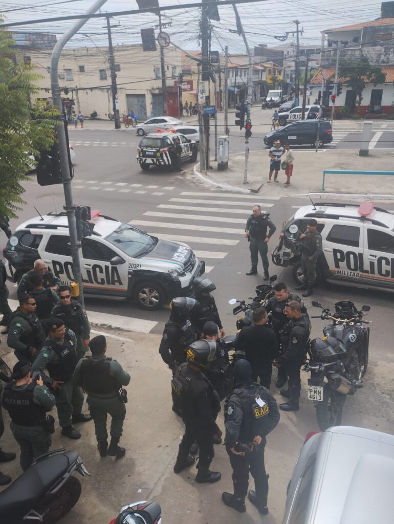 Policial de folga intervém em briga e é perseguido por homem armado com faca em Fortaleza