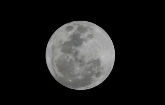 Escola em Fortaleza realiza observação da Lua com telescópios em parceria com a Nasa nesta sexta-feira (20)