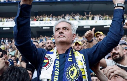 José Mourinho é anunciado como novo técnico do Fenerbahçe, da Turquia