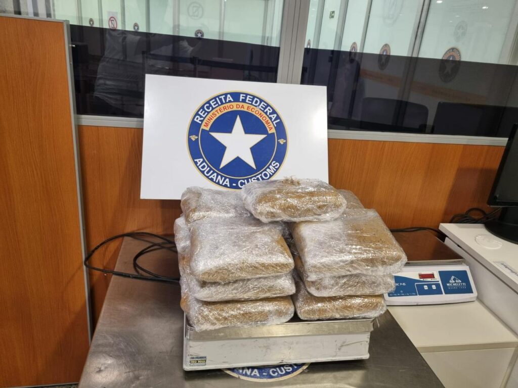 Receita Federal apreende mais de quinze quilos de skunk no Aeroporto de Fortaleza