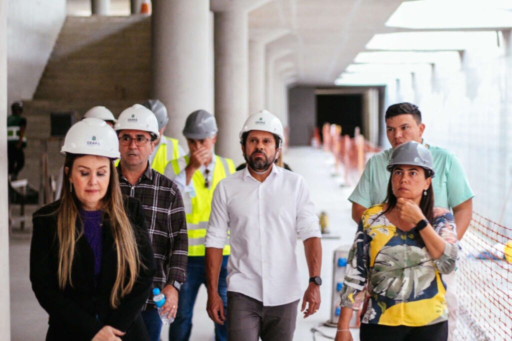 Novo secretário de infraestrutura do Ceará visita obras da Linha Leste do Metrô de Fortaleza