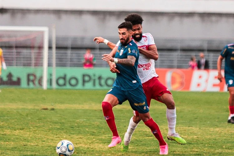 CBF define arbitragem baiana para jogo entre Fortaleza e CRB neste domingo (9)