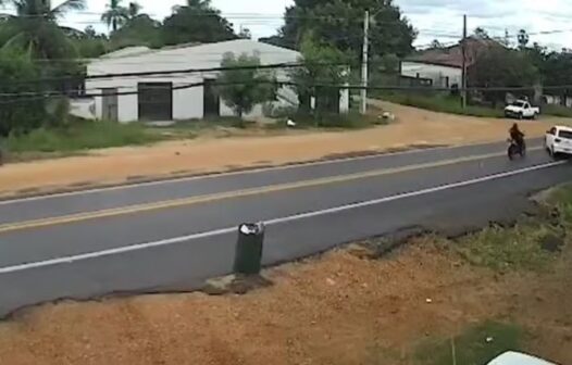 Policial sofre acidente de moto e fica em estado grave, no interior do Ceará; vídeo