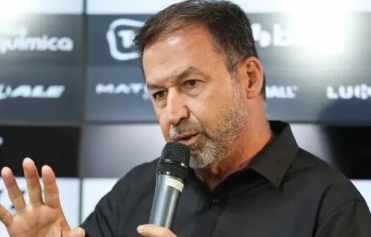 Presidente do Corinthians culpa ‘traidores’ por saída de patrocinador e rejeita impeachment