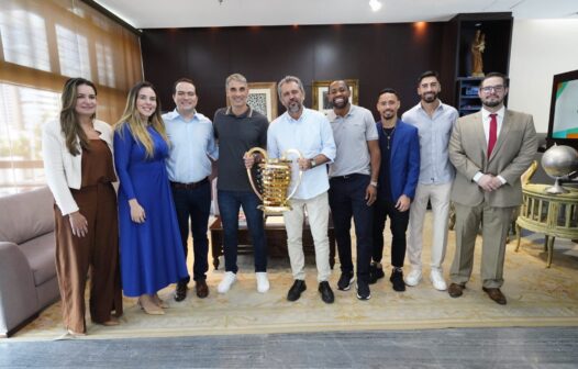 Governador do Ceará recebe Vojvoda e jogadores do Fortaleza, campeões da Copa do Nordeste