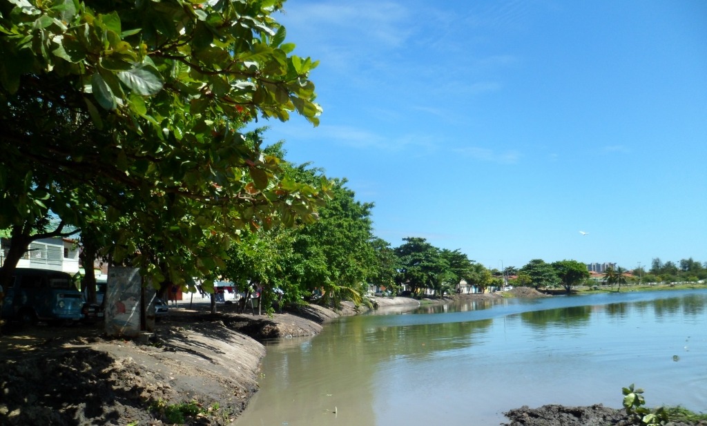 Ação educativa na Lagoa do Opaia incentiva o descarte correto de resíduos