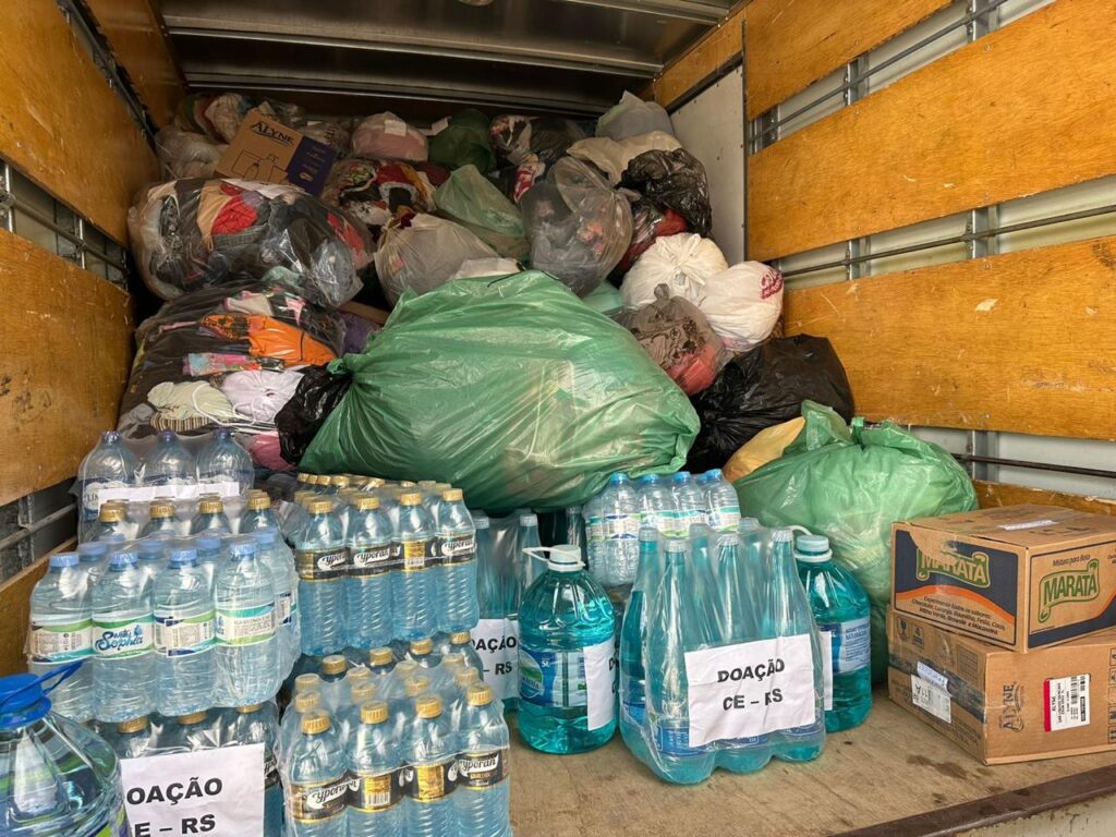 Passageiros do Metrofor doam 5,6 toneladas de itens para vítimas no Rio Grande do Sul