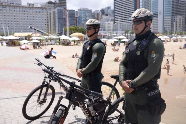 Batalhão turístico conta com quase 500 policiais nos cartões postais do Ceará