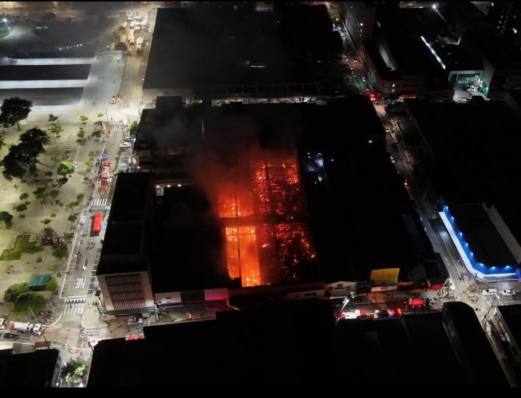 Sarto e Elmano falam de ações da Prefeitura e do Governo para conter o incêndio