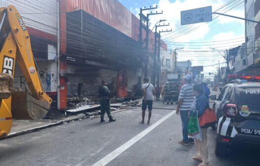 Após incêndio, ruas do Centro de Fortaleza são bloqueadas; veja as mudanças