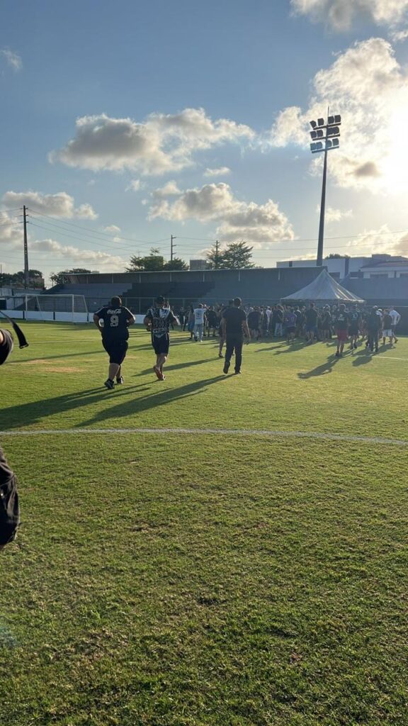 Torcida organizada do Ceará invade Centro de Treinamento, em Porangabussu