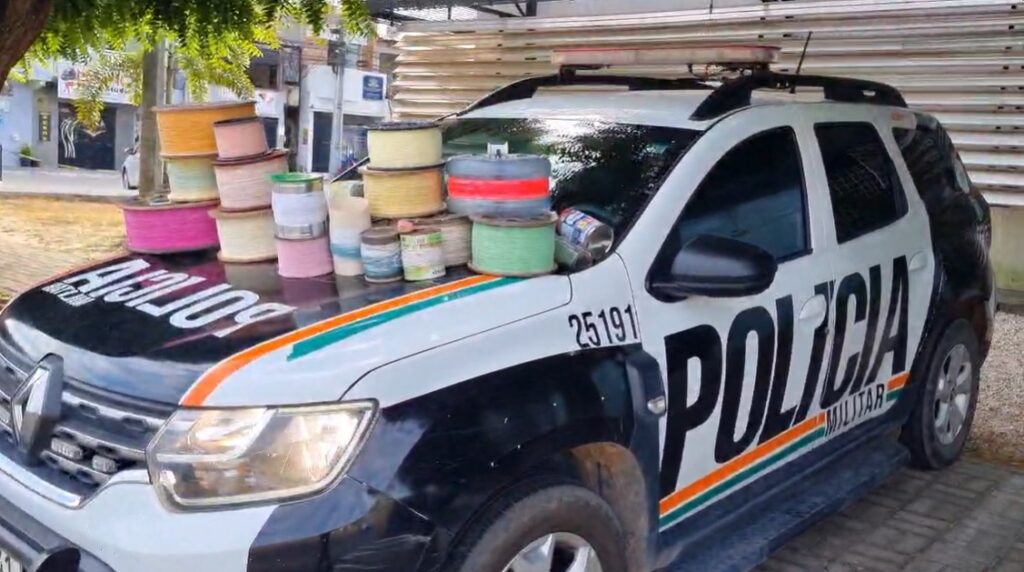 Polícia prende homem com várias pipas com cerol em Itaitinga, no Ceará