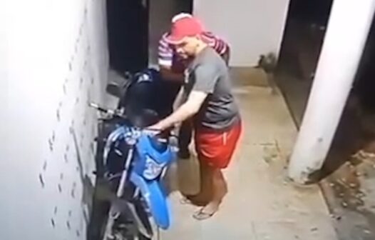 Criminosos invadem condomínio em Fortaleza e furtam duas motos de moradores