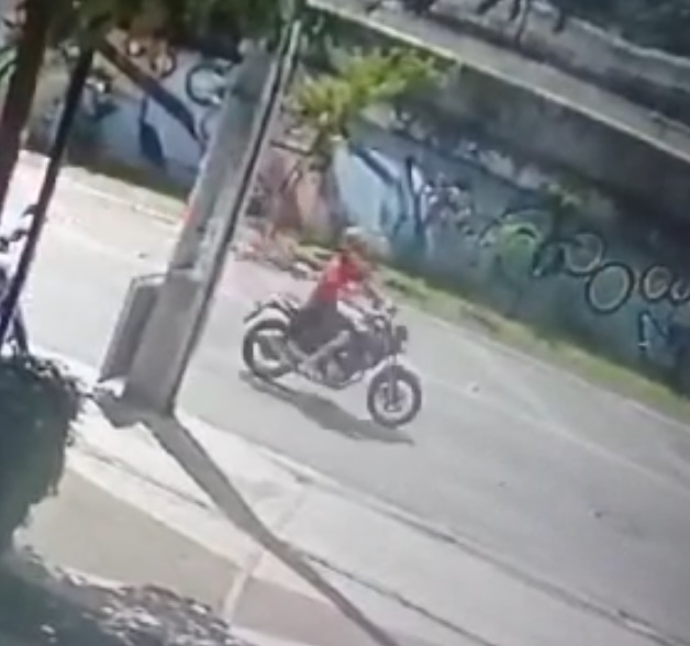 Moto é furtada em avenida na área nobre de Fortaleza