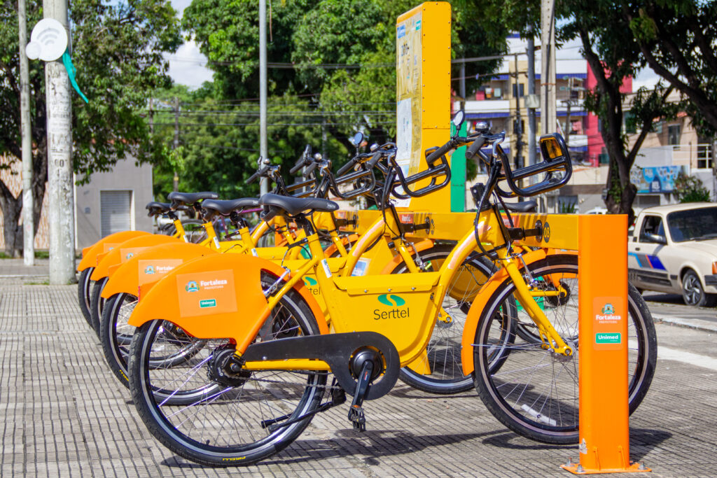 ‘Bicicletar’ em Fortaleza possui 100 bicicletas elétricas que têm autonomia para percorrer 50km