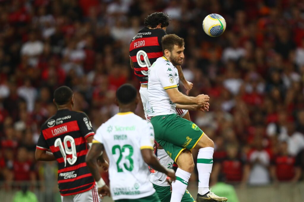 Flamengo busca empate com o Cuiabá e continua líder do Brasileirão