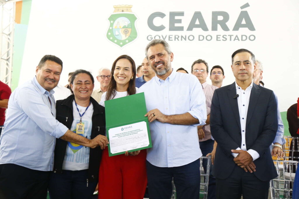 Cozinhas solidárias do programa Ceará Sem Fome recebem fogões industriais e refrigeradores