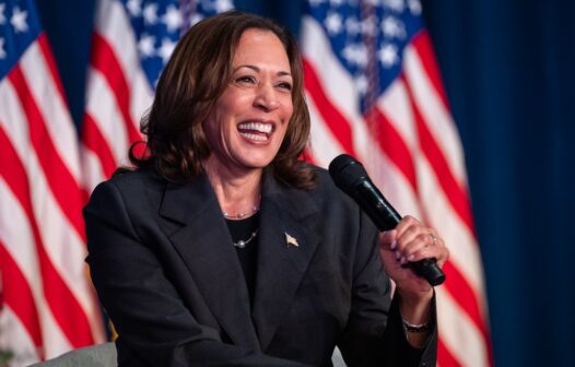 Quem é Kamala Harris, a favorita para substituir Biden nas eleições dos EUA