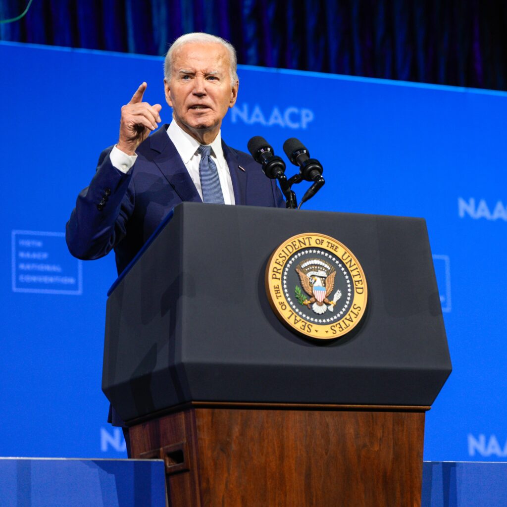 Partido Democrata tem dois caminhos para escolher candidato no lugar de Biden, diz jornal