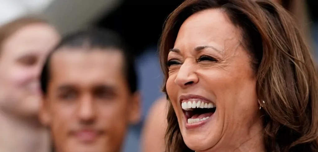 Líderes democratas no Congresso anunciam apoio a Kamala Harris para corrida presidencial