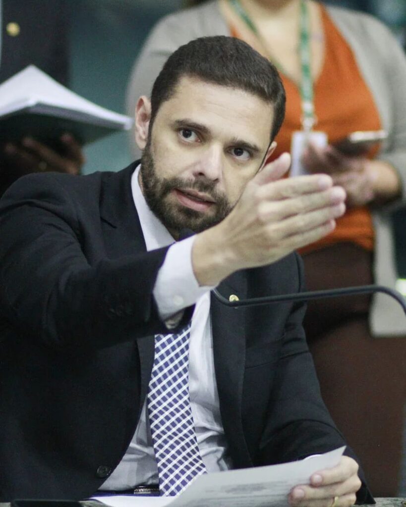 Júlio César Filho anuncia apoio à reeleição do prefeito Roberto Pessoa em Maracanaú