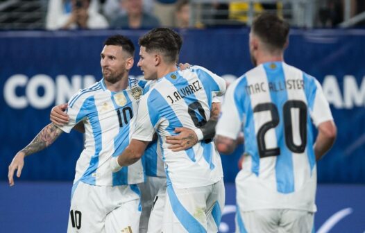 Argentina vence Canadá e pegará ganhador de Uruguai x Colômbia na final