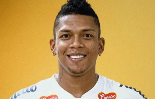 Santos oficializa a contratação do atacante equatoriano Billy Arce até 2025