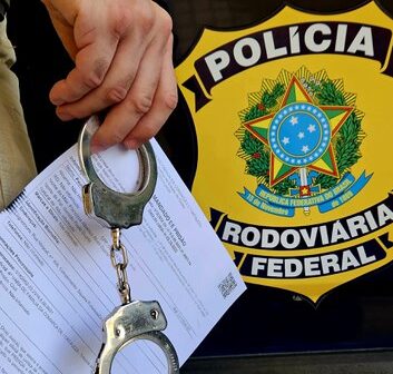 Foragido condenado por roubo é capturado pela PRF durante ronda na BR-116 em Fortaleza