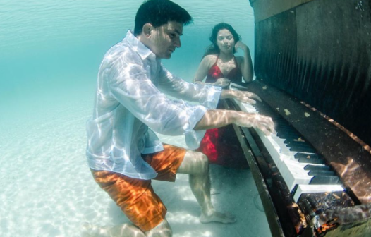 Orgulho de ser cearense: pianista toca em lugares inusitados e cheios de aventuras no Ceará