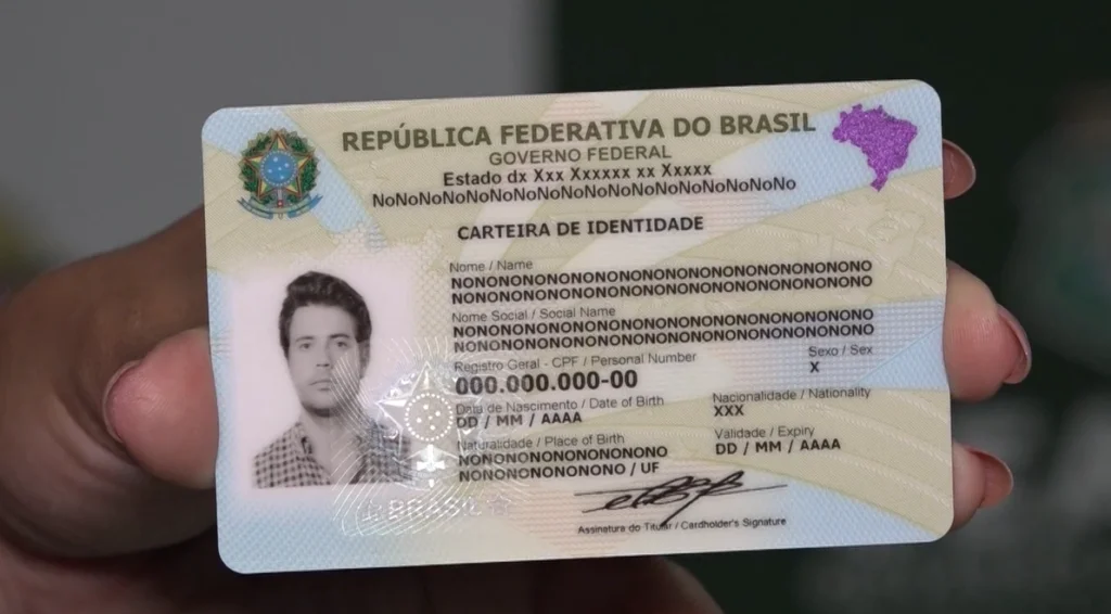 Nova identidade em formato cartão será emitida a partir deste mês no Ceará