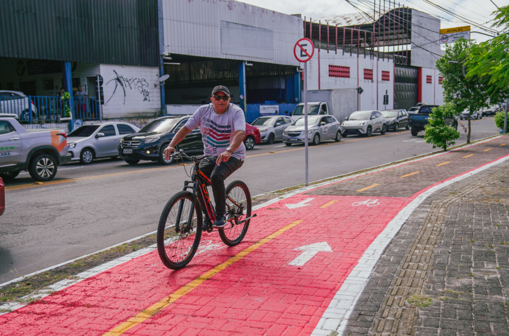 Avenidas Carneiro de Mendonça e Mozart Lucena recebem infraestrutura cicloviária