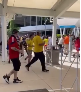 Torcedores tentam invadir estádio em final da Copa América, em Miami