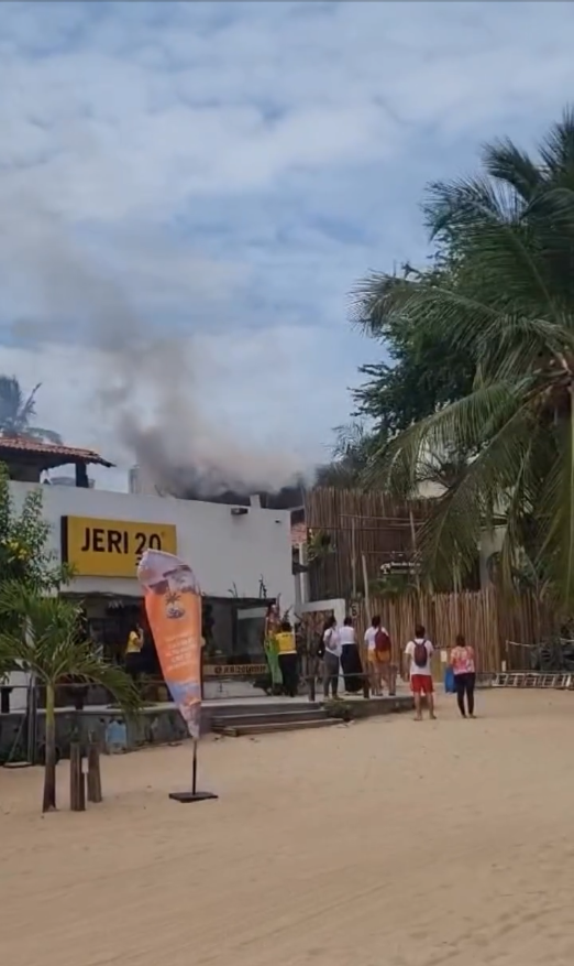 Incêndio em clube de festas em Jericoacoara é contido pelos Bombeiros