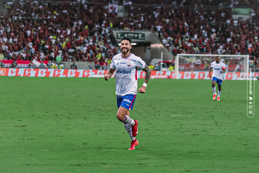 Fortaleza vence o Flamengo, encosta no G-6 e tira o rival da liderança da Série A